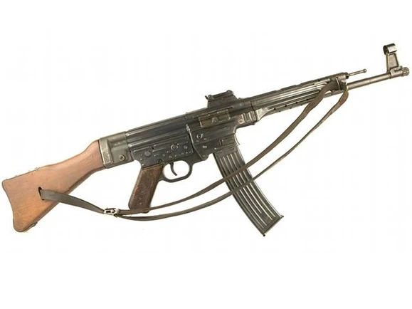 Replika puška StG 44 s popruhom
